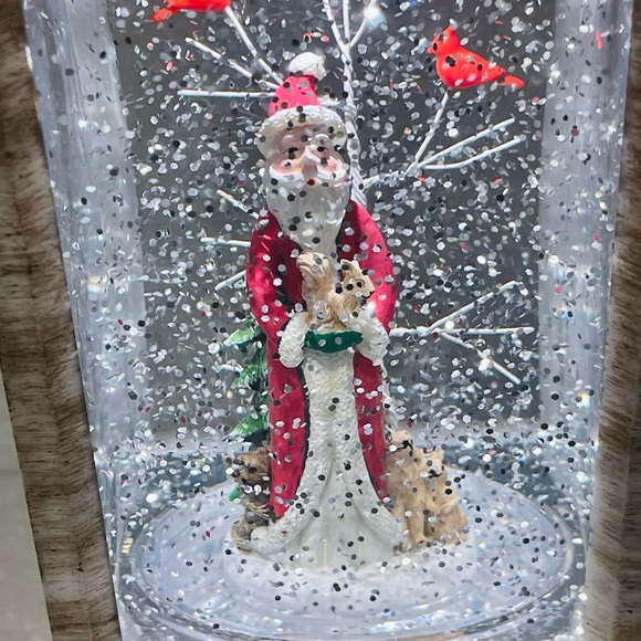 NWT Christmas Snow Globe, Lighted Water Lantern, Santa, Christmas decor, gift! - Picture 4 of 10